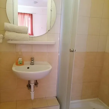 Boerzsoeny Kapuja Vendeghaz Guest house *