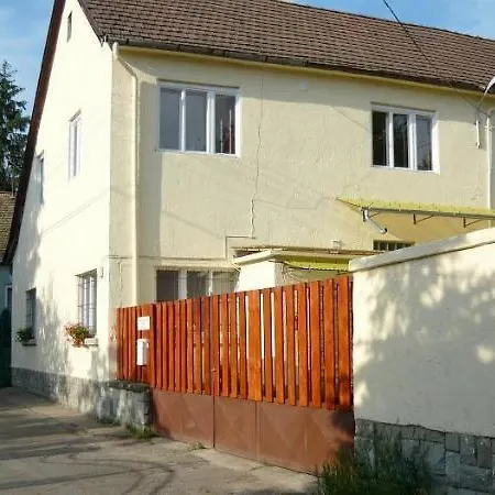 Boerzsoeny Kapuja Vendeghaz Zebegeny