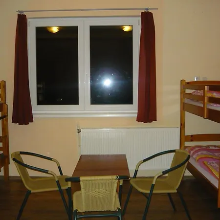 게스트하우스 Boerzsoeny Kapuja Vendeghaz