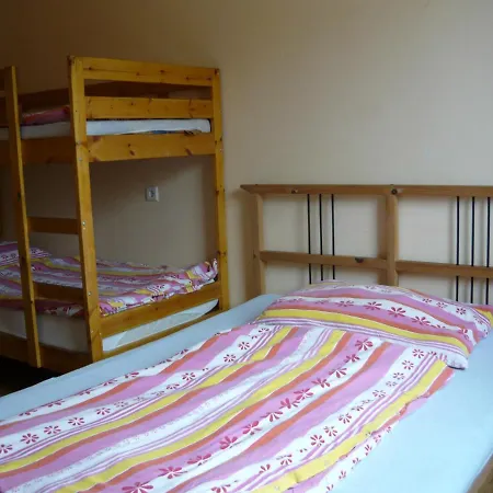 Boerzsoeny Kapuja Vendeghaz * Zebegeny