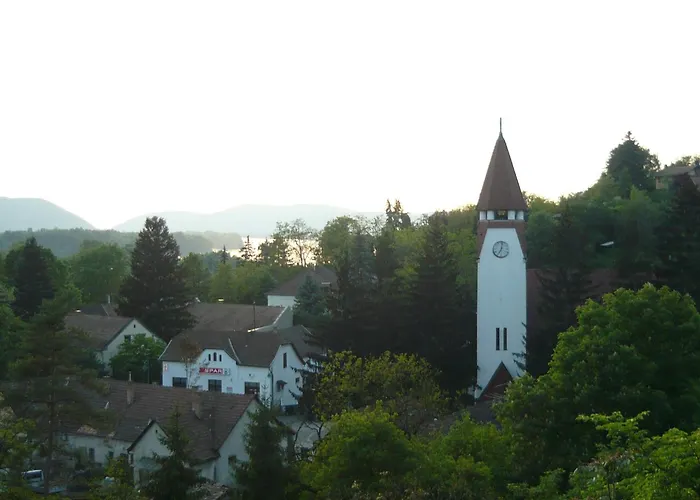 Börzsönykapuja Vendégház * Zebegény